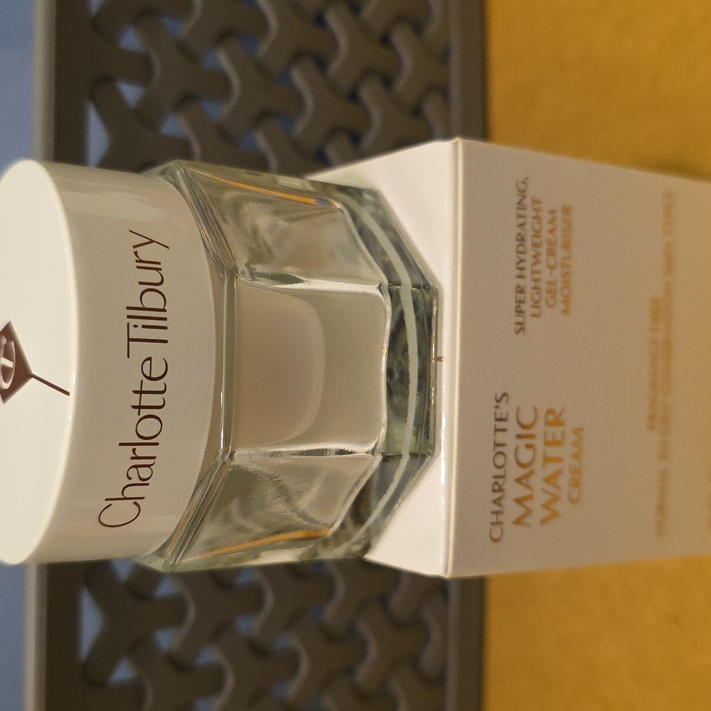 Charlotte Tilbury Magic WATER Cream Moisturizer STANDARD SIZE 30ml/1 fl oz. BNIB - Picture 3 of 8
